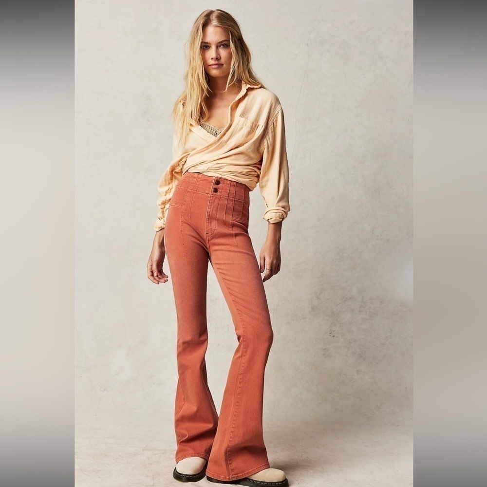 We The Free Jayde Flare Jeans- like new condition!